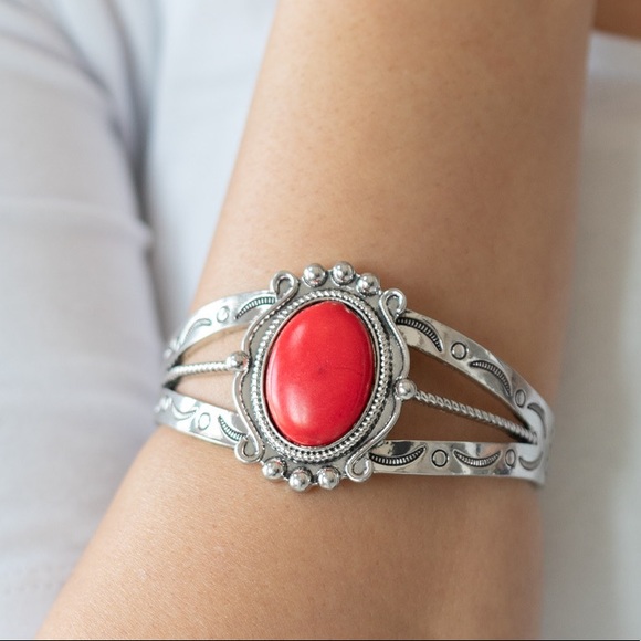 Red stone cuff bracelet - Picture 1 of 4
